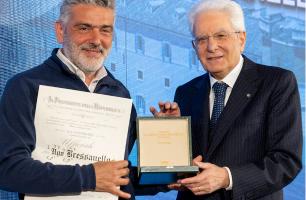 Ugo Bressanello riceve dal Presidente Sergio Mattarella l'onorificenza di Ufficiale dell'Ordine al Merito della Repubblica Italiana
